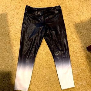 Black Metallic Ombre Light n Tight Hi-Rise 7/8 24 SIZE 14-16